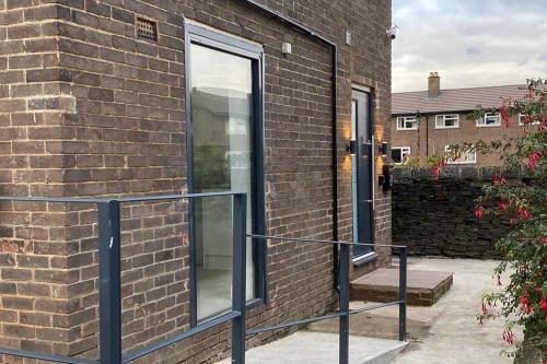 luxury 2 bed apartment lindley huddersfield