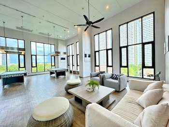 aeras beachfront jomtien pattaya