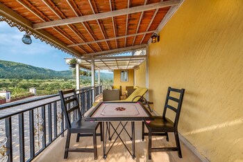 cosmicstays rajgad vista stay and play