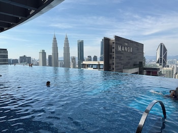 eaton residence klcc by flixses