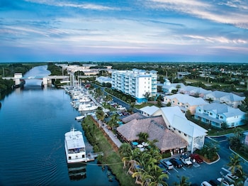 Dolphins Vacation Rental,310 Lagoon Way,4 star