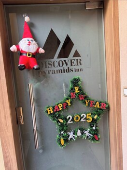 discover pyramids inn