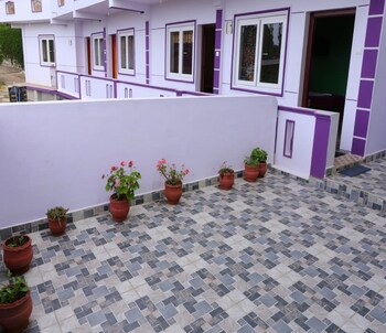 Gk Holiday Inn,,2 star