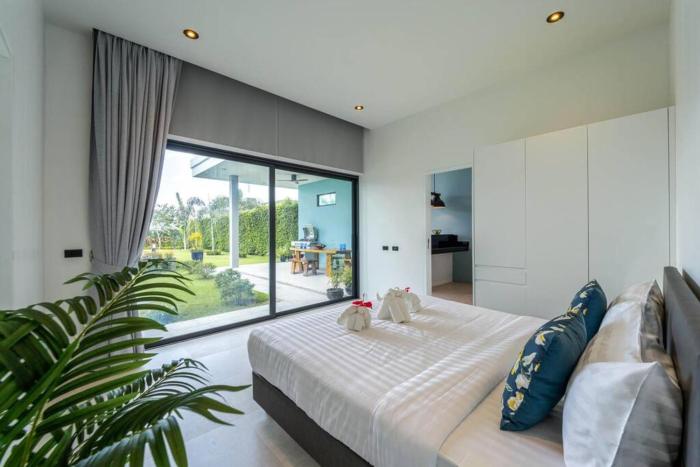 luxury 6 bed private pool villa llw