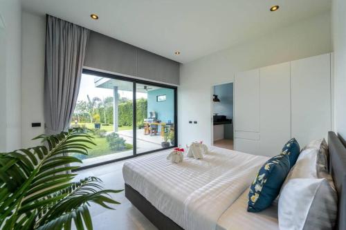 luxury 6 bed private pool villa llw
