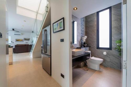 luxury 6 bed private pool villa llw