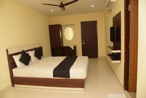 Royal Wood Deluxe,,3 star