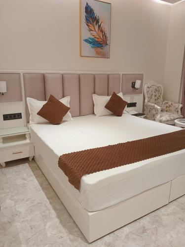 The Victoria,,2 star