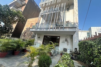 Premium Nest,,3 star
