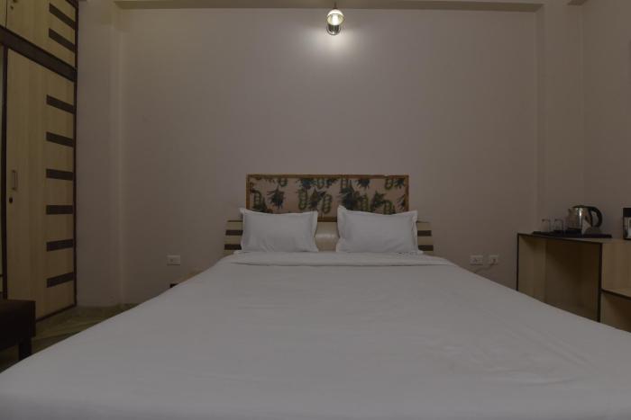 hotel the grand kailash