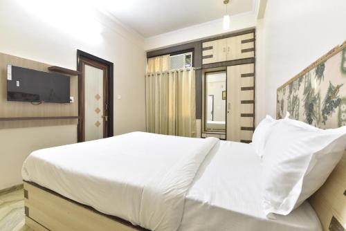 Hotel The Grand Kailash,,3 star