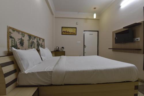 hotel the grand kailash