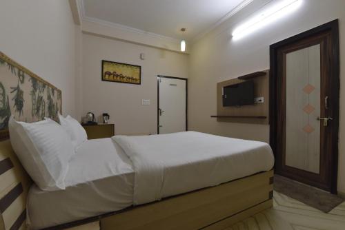 hotel the grand kailash