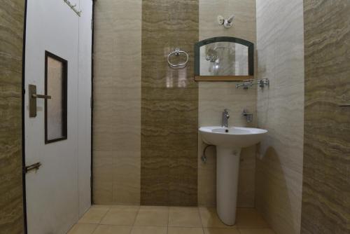 hotel the grand kailash