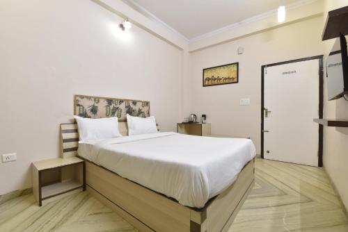 hotel the grand kailash