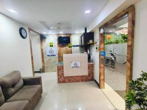 Hotel Sai Nidhi,,3 star