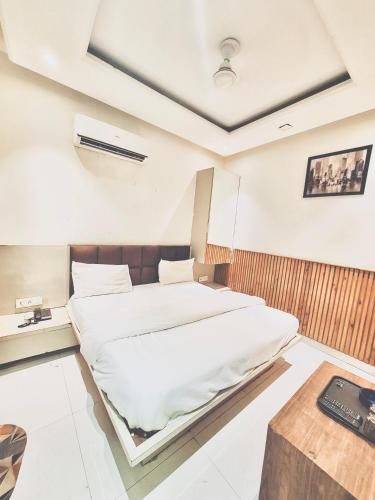 hotel seventh heaven