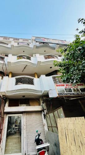 Kings Court Panchsheel Park,,3 star