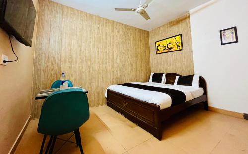 kings court panchsheel park