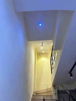 Hotel Grand Villa,,2 star