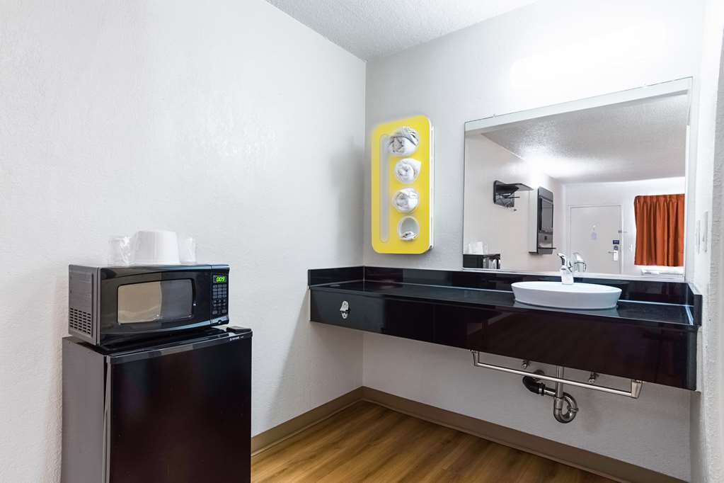 motel 6 long beach ca international city