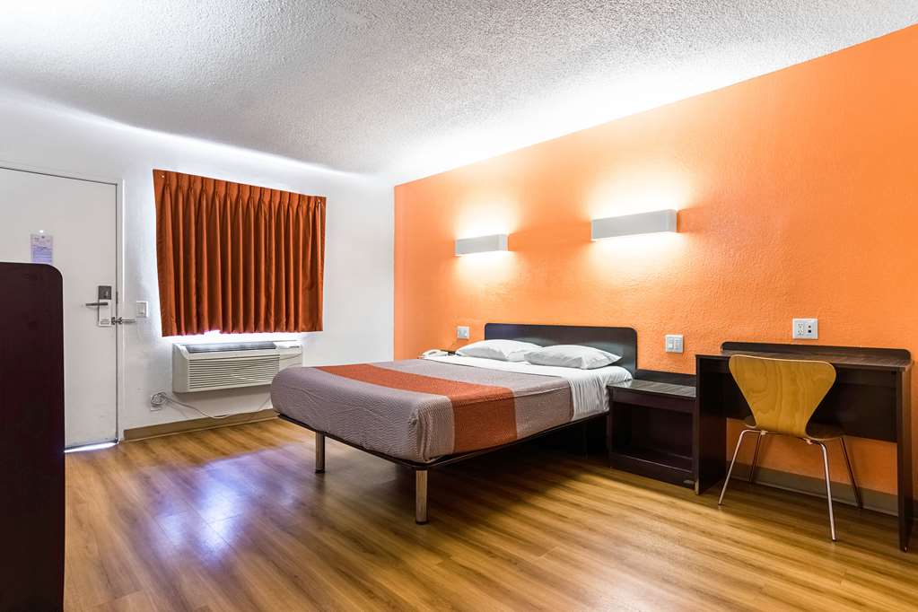 motel 6 long beach ca international city