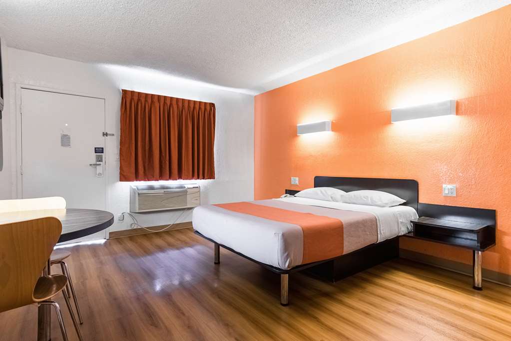 motel 6 long beach ca international city