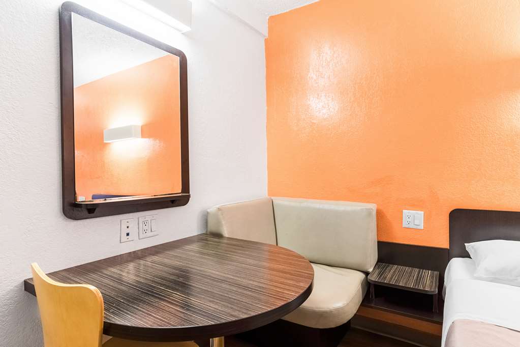 motel 6 long beach ca international city
