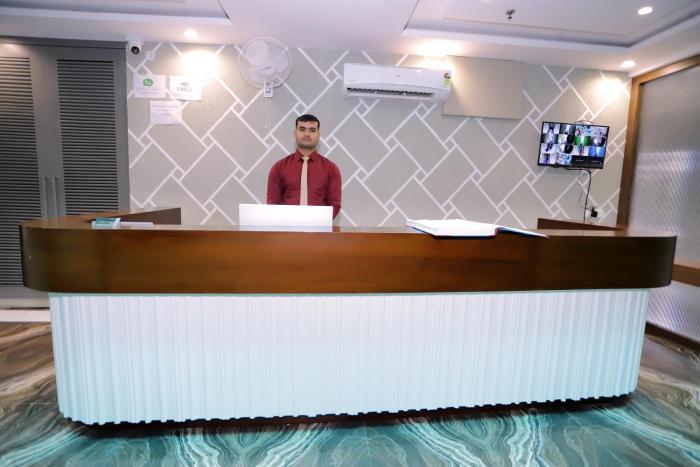 hotel nirvana inn near expo center