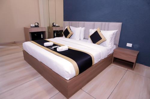 hotel nirvana inn near expo center