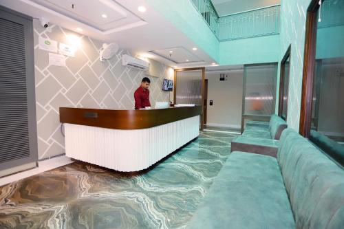 hotel nirvana inn near expo center