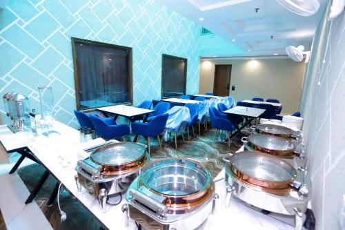 Hotel Nirvana Inn Near Expo Center,,3 star