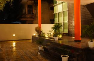 embassy inn sector 19 noida