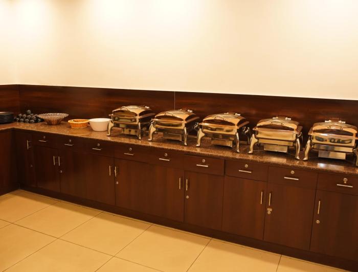 embassy inn sector 19 noida