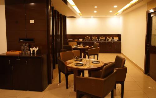 embassy inn sector 19 noida