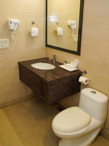 embassy inn sector 19 noida