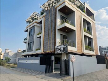 hotel madhav