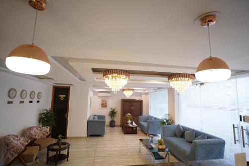 hotel the luxe 18