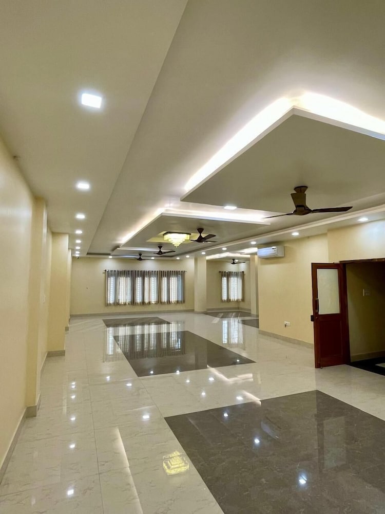 hotel royal celebration