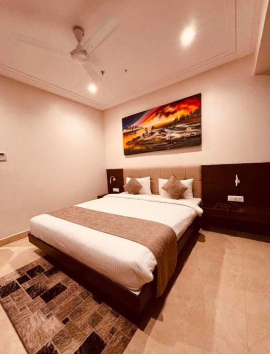 hotel radient international