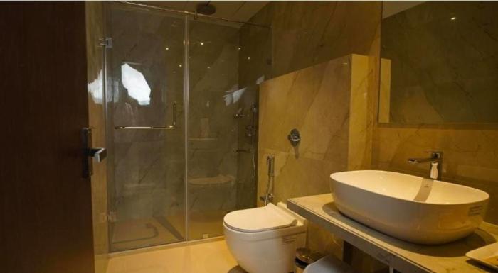 hotel radient international