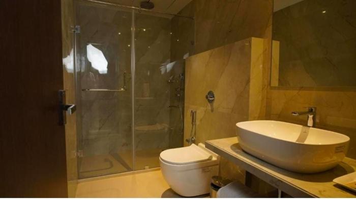hotel radient international