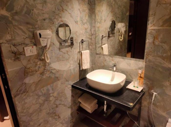 hotel radient international