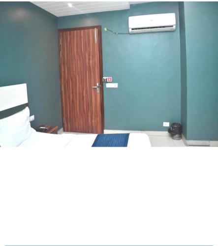 Hotel Radient International,,2 star