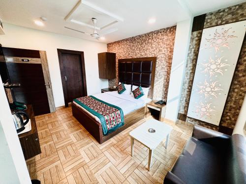 hotel majestic lucknow