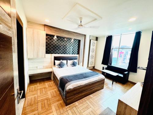 hotel majestic lucknow