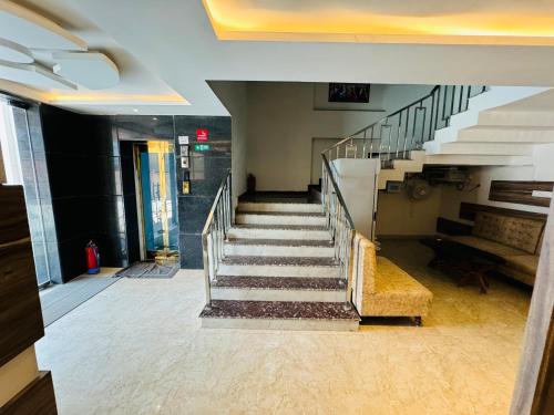 hotel majestic lucknow