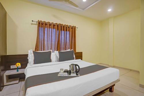 A2 Hotel And Restro,,2 star