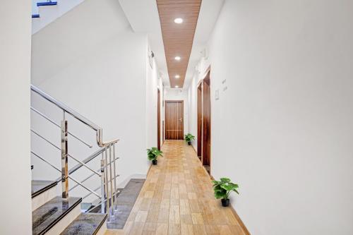 A2 Hotel And Restro,,2 star