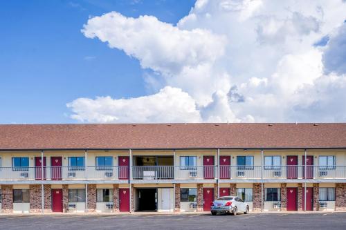 capital o aurora inn monett us 60